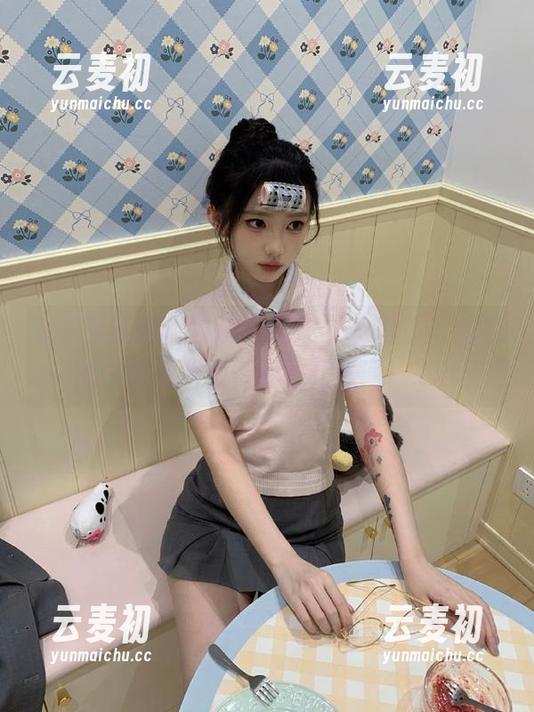 看完兔玩映画的双马尾JK少女写真，我才明白什么叫做青春的代名词！.txt