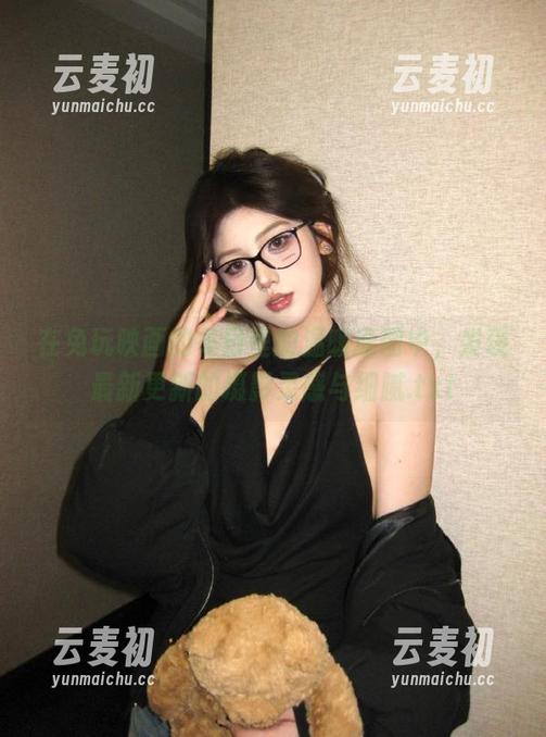 在兔玩映画的冬日里的温暖原图中，发现最新更新的摄影灵感与细腻.txt