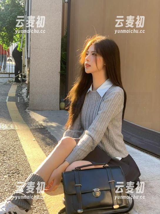 初夏女神 - 安妮的独特夏天味道：无圣光的作品捕捉到每一瞬间的真实与美丽.txt