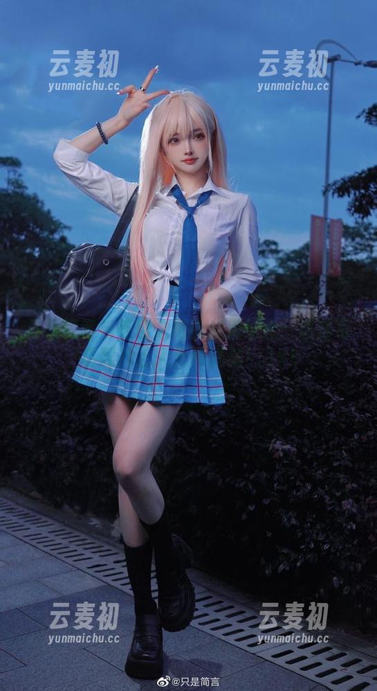 只是简言与苍穹之枪的完美结合：这些写真照片让人无可挑剔！.txt