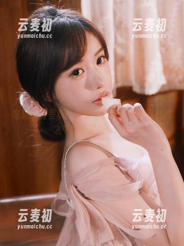喵糖映画呈现：高清黑猫女仆写真，细腻之中尽显风情！.txt