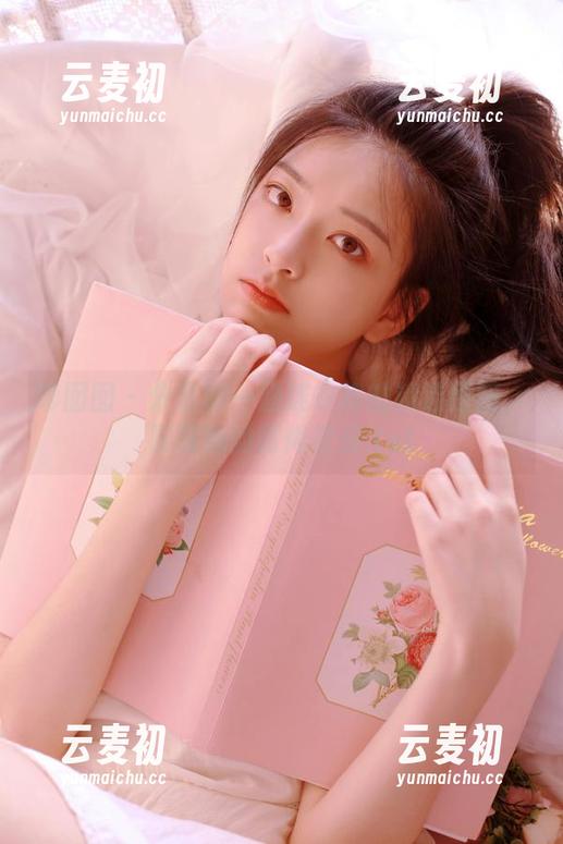嗲囡囡 - 分享陈一涵连衣裙的精选原图：展现她的时尚灵感.txt