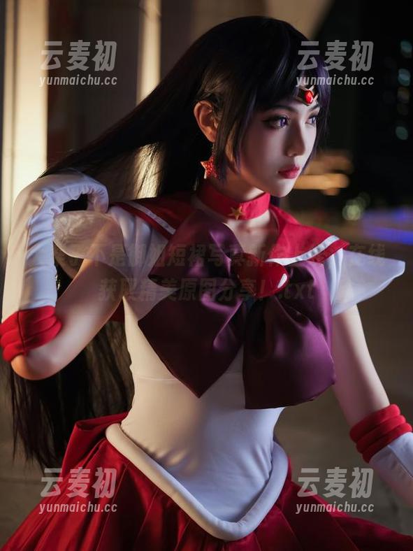 大梨子不是御姐短裙写真新作上线，在线获取精美原图分享！.txt