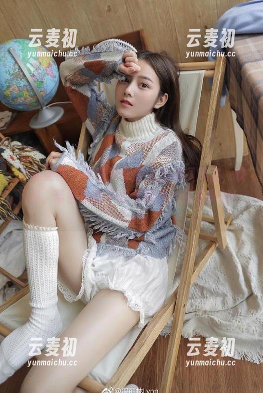 头条女神 - 领略尹菲的旅拍美图风采，快下载，带回家的不仅是图片，还有梦想！.txt