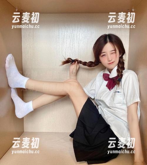 头条女神 - 更新啦！琳琳透明套图，虽然透明，但我眼睛还是受伤了！.txt