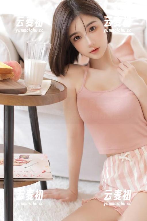 微密圈 - 网红博主《女刺客》写真大片合集：奔驰车内的红色引领时尚潮流.txt