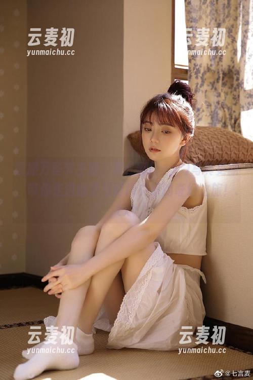 震撼万圣节主题，姜仁卿(강인경)写真更新，带你走进幽灵与时尚交织的奇幻之旅！.txt