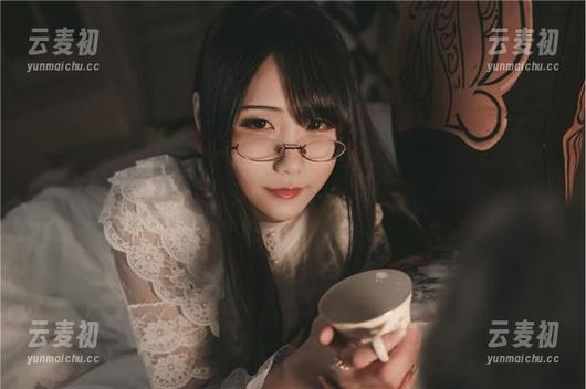 嫣嫣子最新比基尼图册：那些你绝对不想错过的火辣瞬间！.txt