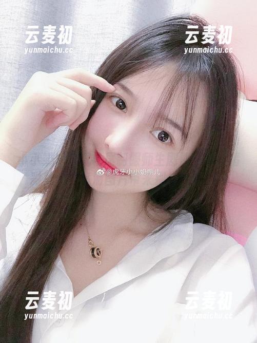 小小奶瓶儿双马尾制服师生剧情加长版精彩呈现，高清图片带来别样惊喜.txt