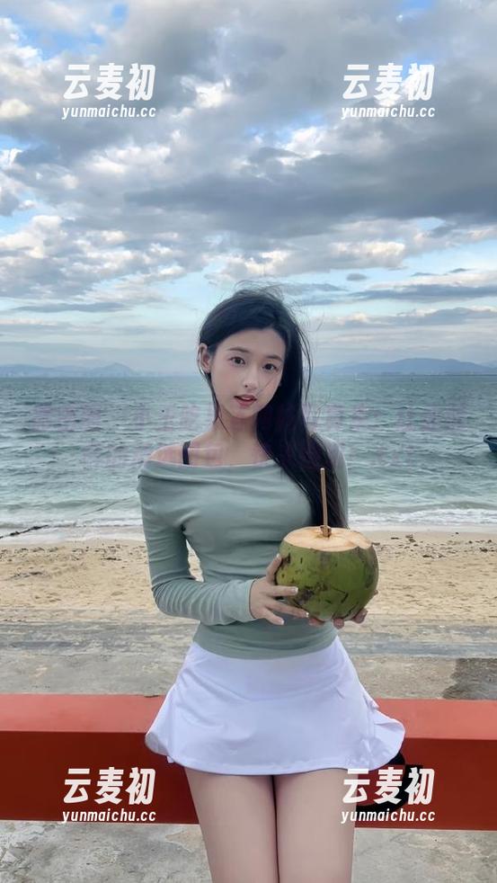 微密圈 - 小玉吃果冻网袜写真集：让你沉醉的精选图包，快来围观！.txt