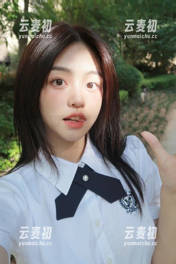 少女秩序 - 千澄的私拍作品，棉袜映衬出优雅的少女气息.txt