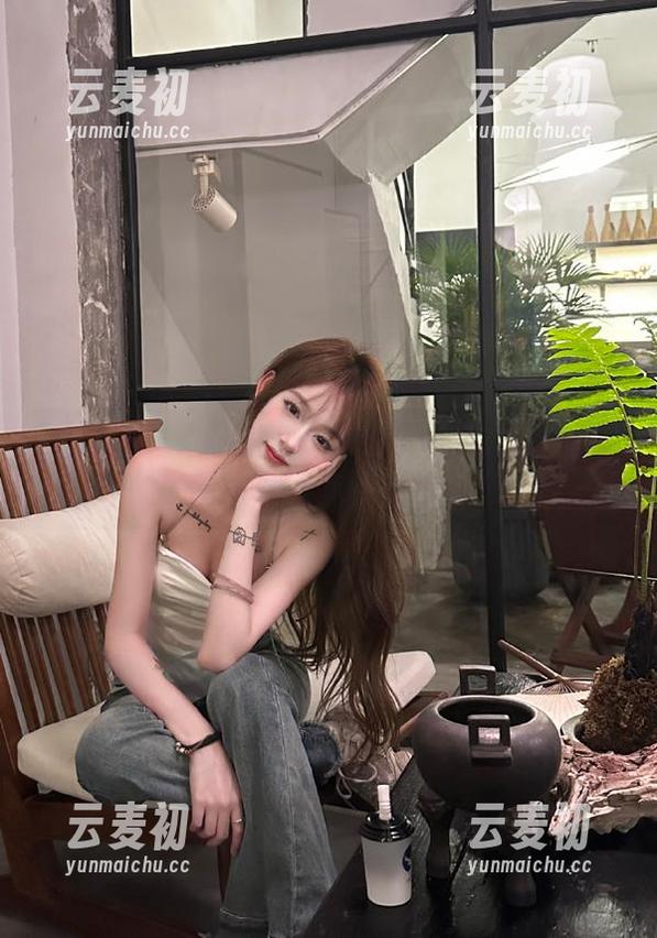 尤果网 - 迷失在Sara的吊带魅力中：独特套图资源让你心动不已.txt