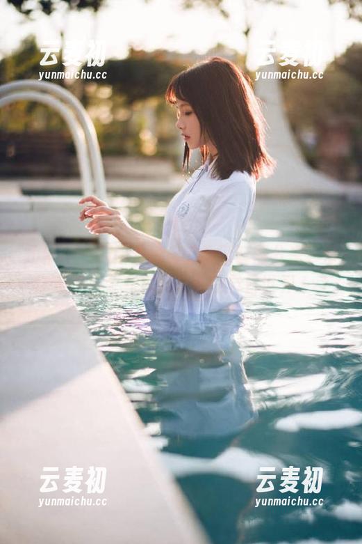 尤果网 - 周妍希献上的圣诞套图分享，带你走进一个充满爱与美的节日世界.txt