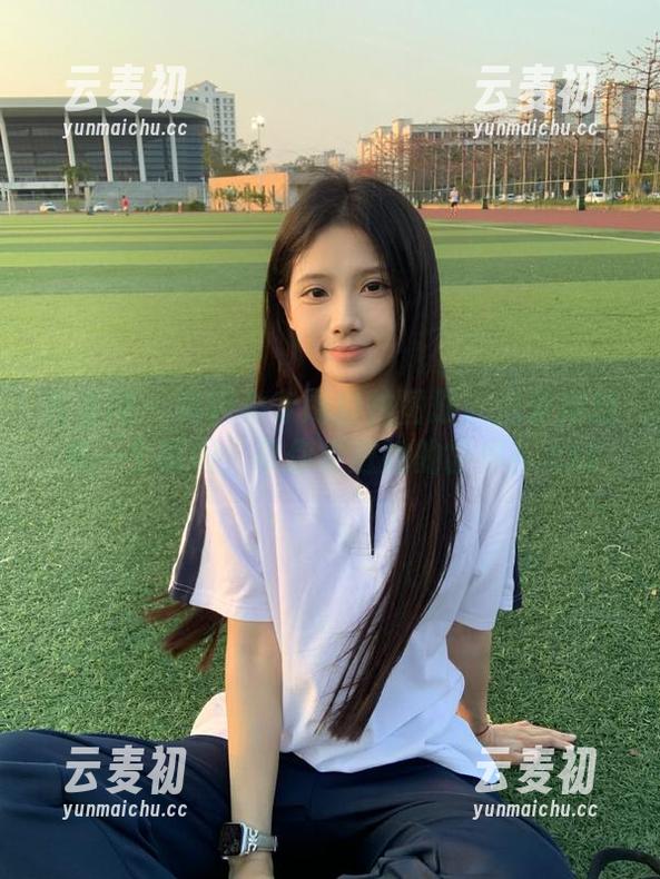 尤果网 - 周妍希专属自拍图册：记录她的每一个瞬间，带你走进她的世界！.txt