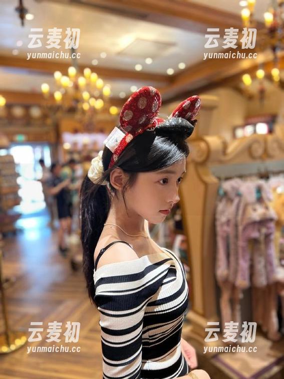 尤果网 - 发现小欧的镂空世界：视觉写真原图的创意与灵感.txt