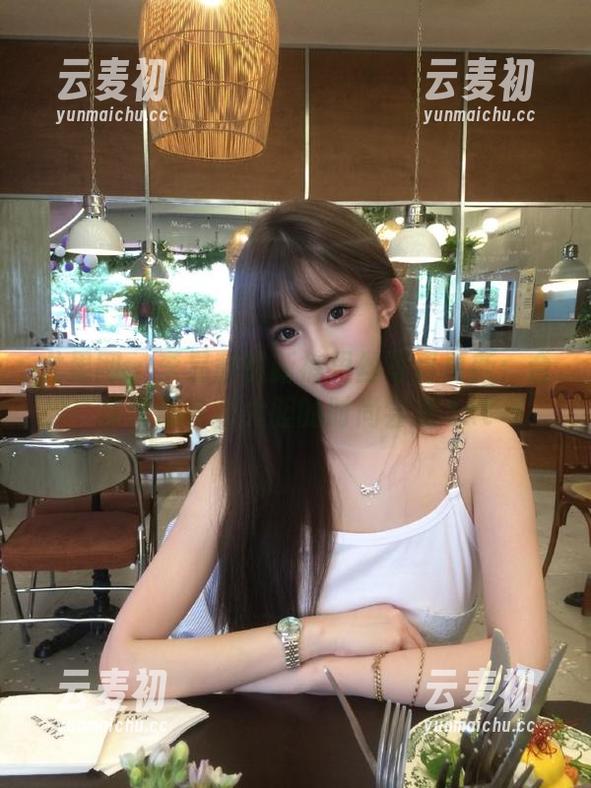 尤果网 - 李易童最新裤里丝写真更新：合集内藏各种大胆的时尚尝试.txt