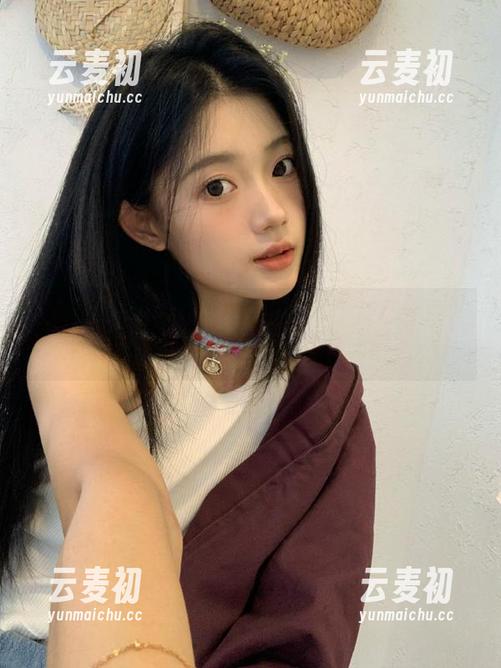 尤果网 - 蓄水中的松果儿：与大家分享她的浴缸写真作品之美！.txt