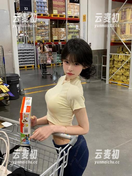 尤果网 - 绝美高清原图，探寻博主研依空姐的时尚写真之旅！.txt