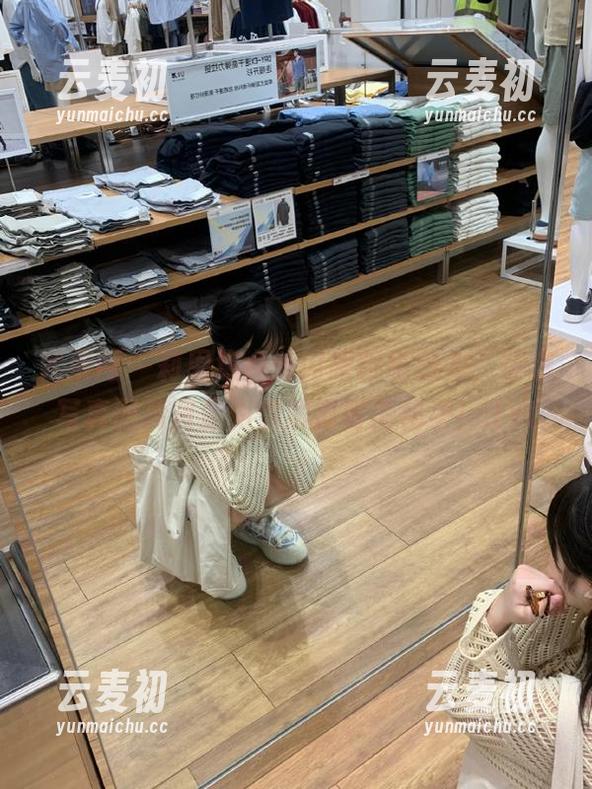 尤果网 - 莉恩焦点：闪耀眼镜魅力，精选写真图片资源为你解锁时尚秘诀！.txt