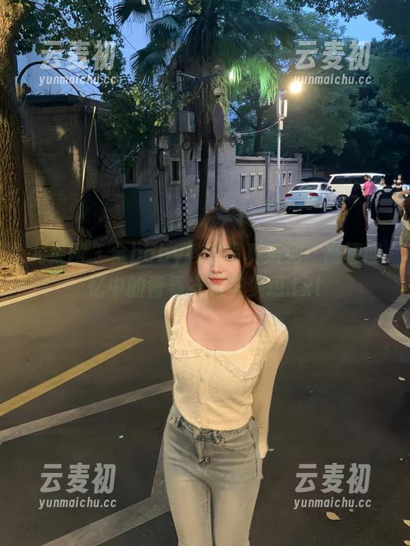 尤果网 - 金baby教室写真系列：高清回忆中的青春岁月与梦想.txt