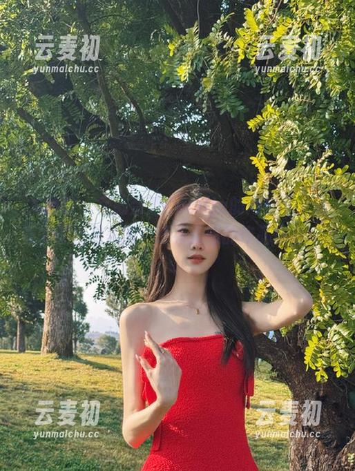 尤物馆 - 在陆萱萱Cecilia的短裙下，藏着的不止是美图，还有无限的作品惊喜！.txt