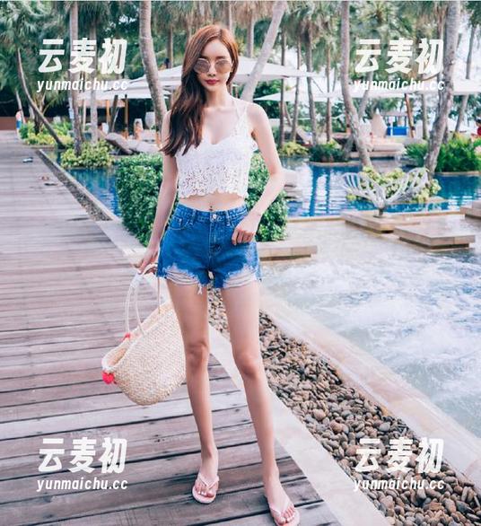 尤蜜荟 - 夏季必看！小海臀Rean倾情出演的比基尼写真图包.txt