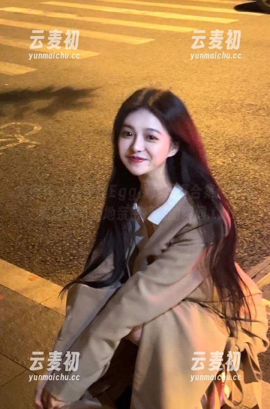 尤蜜荟 - 尤妮丝Egg裸足写真合集：细腻展现她与大地亲密接触的瞬间.txt