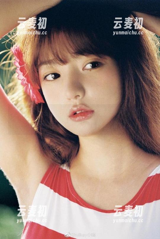 尤蜜荟 - 张思允Nice的棉袜系列，高清美图带来不同风格体验.txt