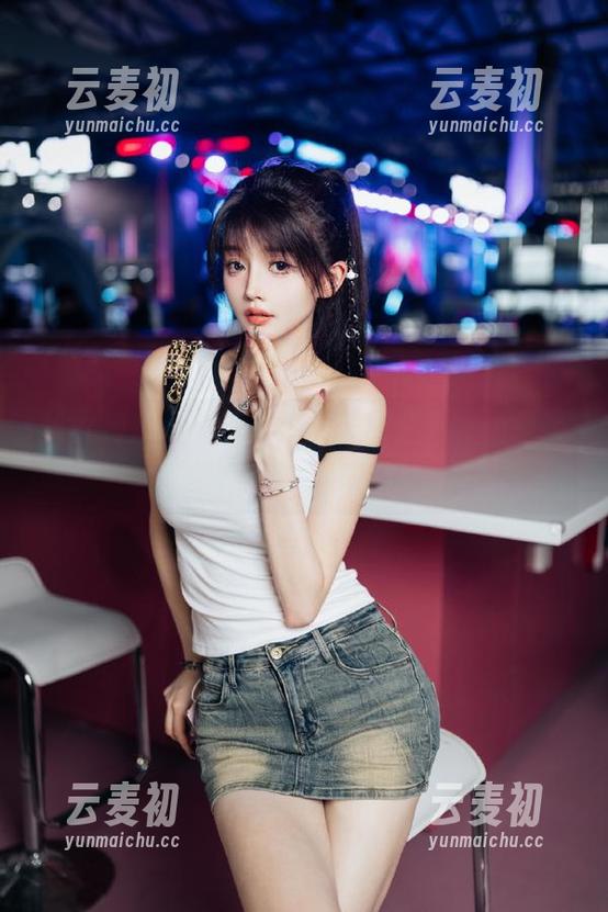 推女神 - AZHUA校服美图合集，记录青春的美好与纯真时光.txt