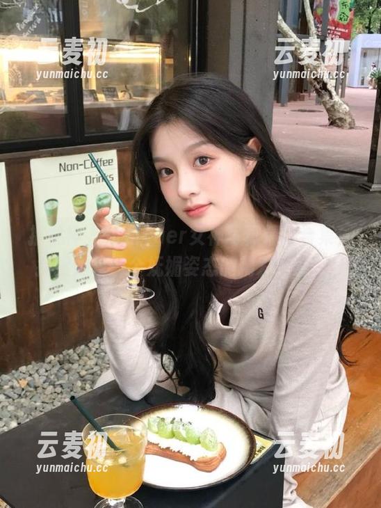 推女神 - 伍月yuer女神写真精选合集，捕捉她每一个妩媚姿态的精彩时刻.txt