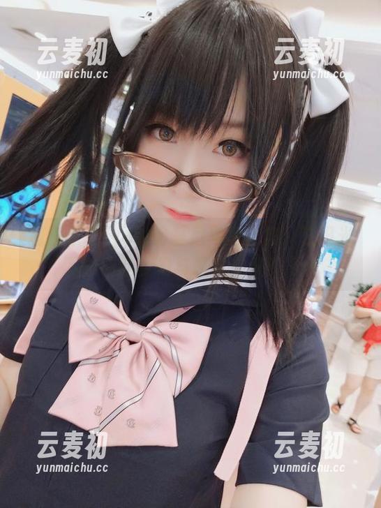 摇摇乐yoyo的比基尼写真合集：在阳光下舞动的梦幻与现实交织！.txt