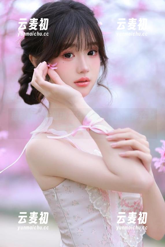 星颜社 - 唐思琪灰丝图集：福利漫步在魅力与优雅之间.txt