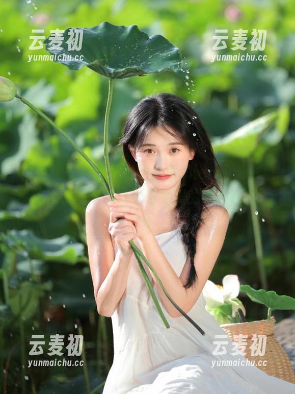 星颜社 - 芬芳四溢的晨晨Cherry：一组精致套装写真，带给你绝美的图片享受.txt