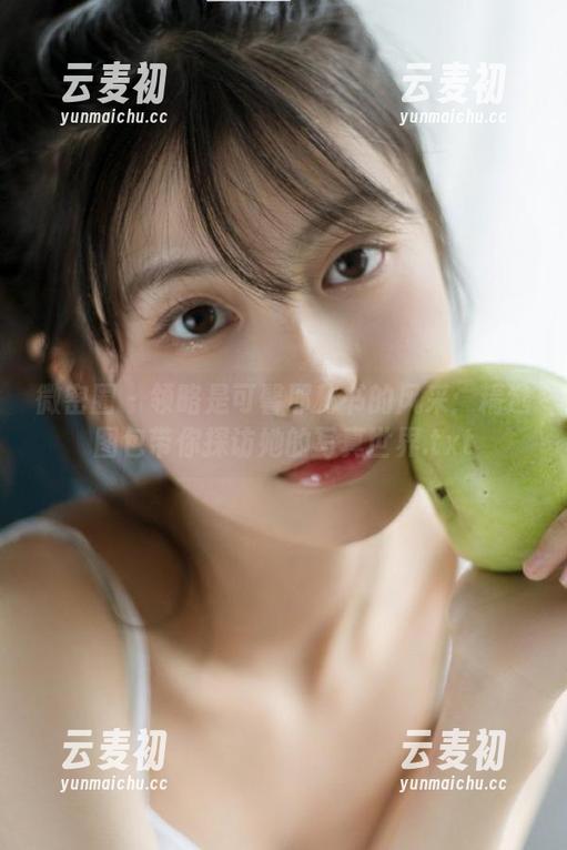 微密圈 - 领略是可馨耶秘书的风采：精选图包带你探访她的写真世界.txt