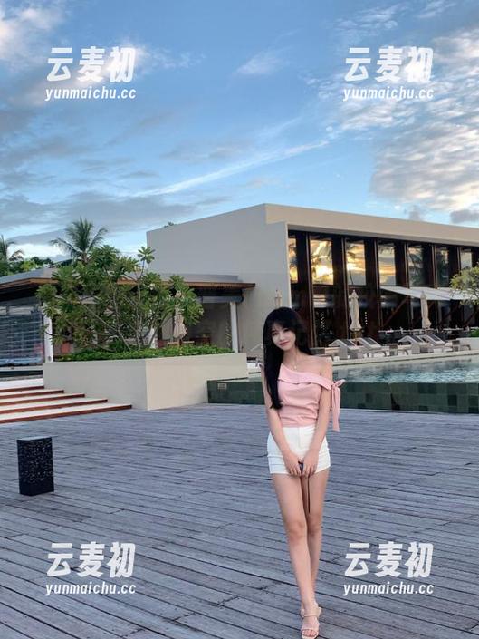 最新原图上线：普美(bomi)的校服写真，穿越时空的纯真记忆.txt