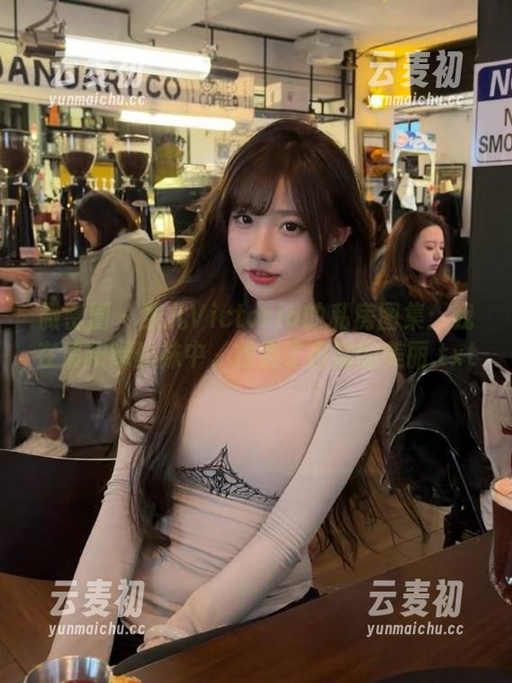 微密圈 - 果儿Victoria的私房图集：我在清新绿丝袜中，找到了自嘲的美丽.txt