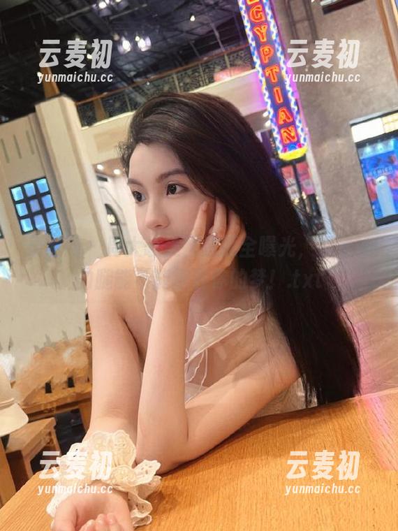 果团网 - 周大萌美腿资源全曝光，看看她的腿能不能承包你的梦！.txt