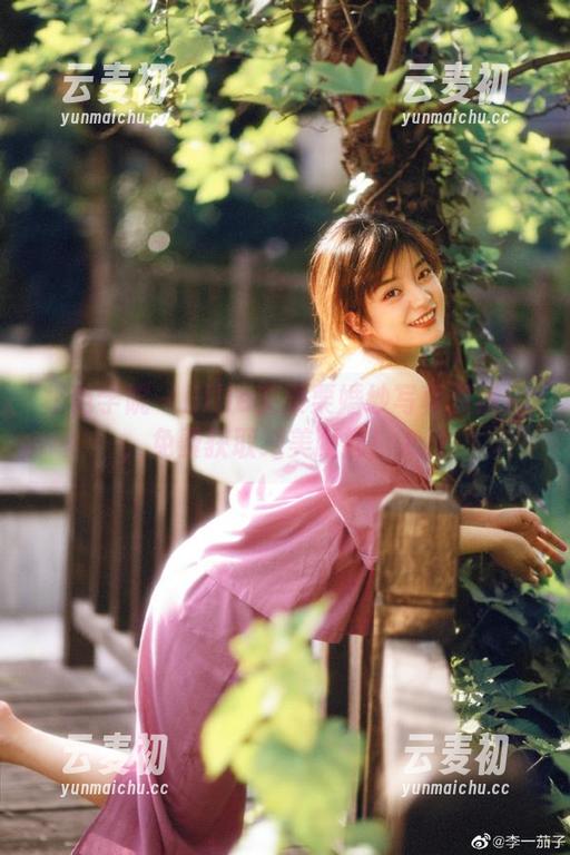 模范学院 - Ellie艾栗栗婚纱写真资源库，免费获取绝美瞬间！.txt