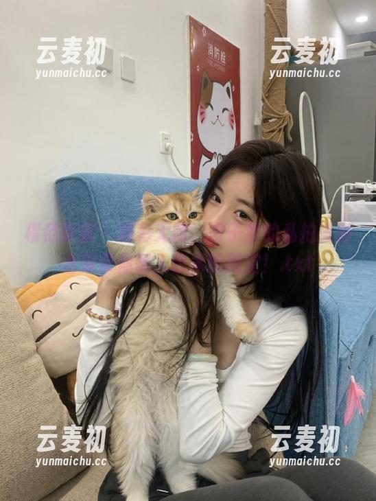 模范学院 - 精彩无限，方子萱的私拍美脚合集带你踏入艺术的殿堂！.txt