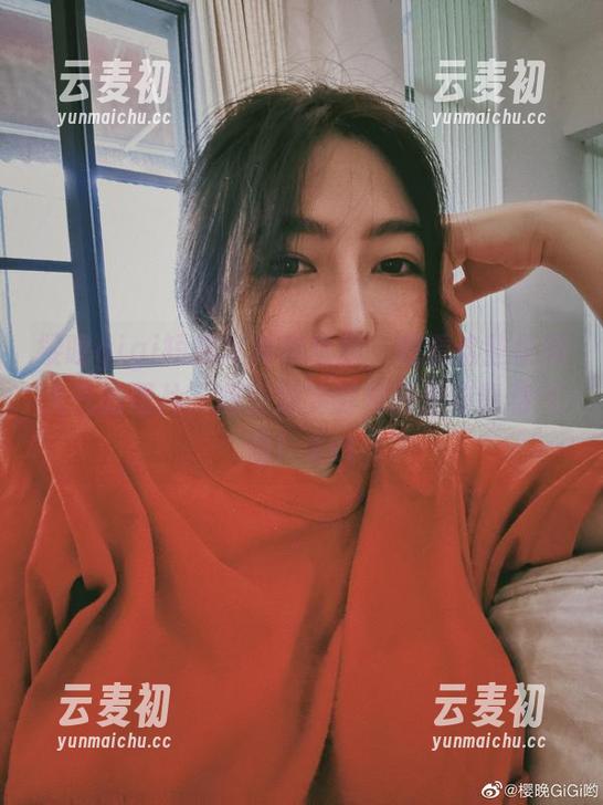 樱晚gigi短裙写真作品展，观看这些优雅大气的图片，感受她的时尚触觉与青春气息！.txt