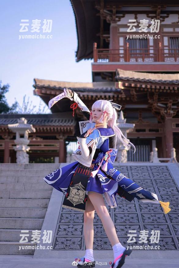 水淼aqua个人造型写真：黑色蕾丝和服与内衣的原图浪漫碰撞.txt
