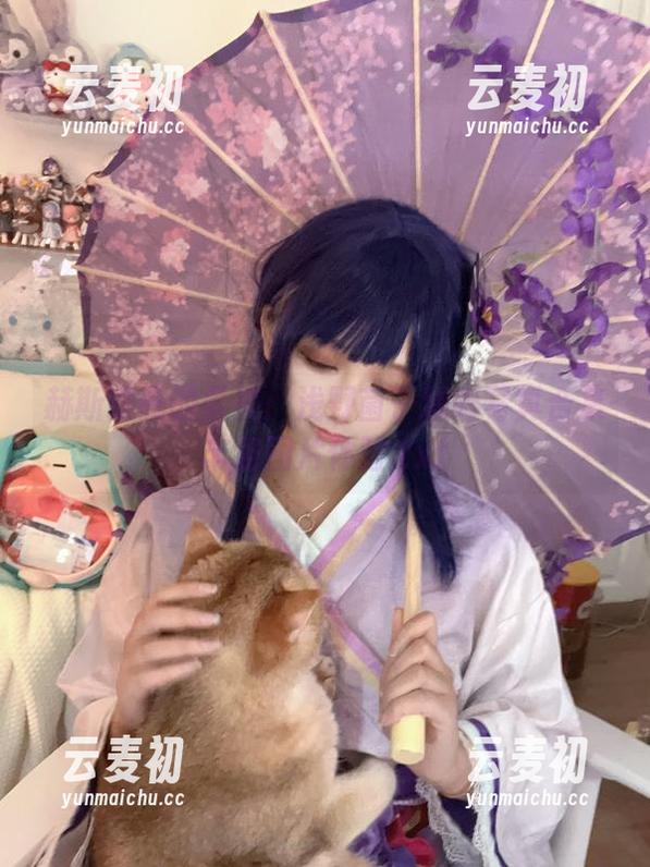 赫斯缇雅的柔美：浅野菌子精彩写真合集丰富图片体验.txt