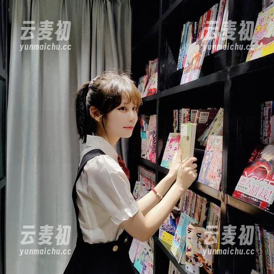 带你领略爱老师_PhD赛博朋克露西的夜之魅力，写真合集全分享.txt