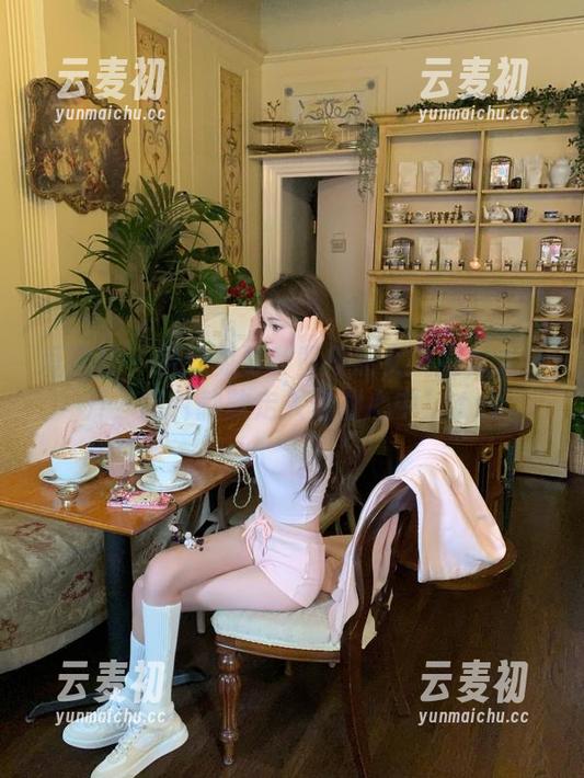 爱蜜社 - 绝对免费！黄乐然女友摄影大公开，图片款款走入你的心中！.txt
