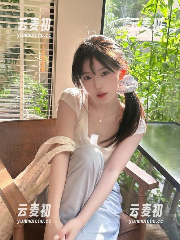 物恋传媒 - elise美脚写真全集，免费下载带你领略优雅风采.txt