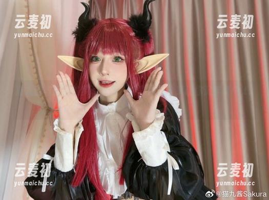 猫九酱与旗袍的梦幻结合，精彩原图分享让你沉醉其中.txt