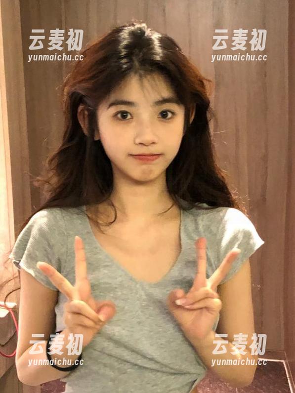 猫萌榜 - 雪瑞Lisa女王最新写真合集：探索她迷人风格的无限可能.txt