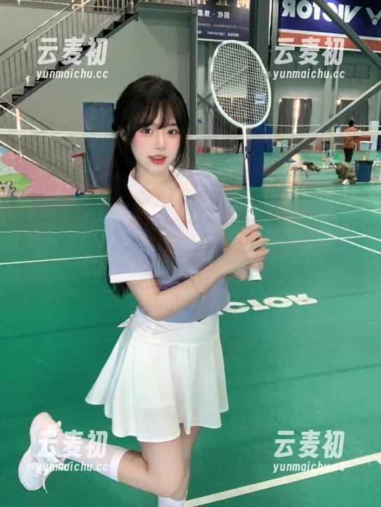 白莉爱吃巧克力女王写真作品图集：捕捉优雅与力量的完美资源.txt