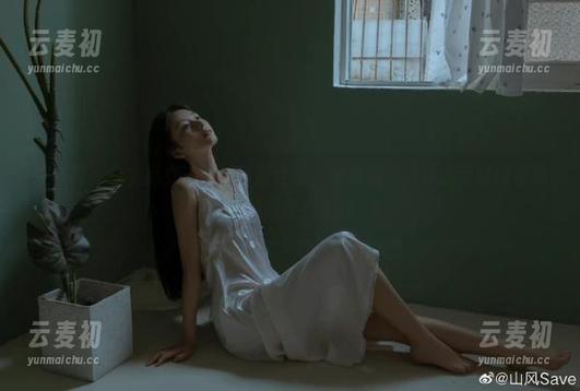 微密圈 - 白龙猫女的短裙套图合集，快来加入这场属于时尚与搞笑的盛宴！.txt