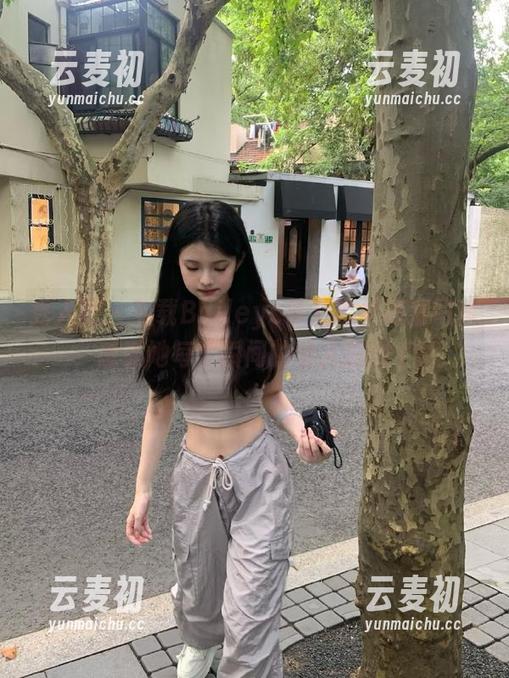 秀人网 - 下载Baileys香儿温柔高清写真，感受她每个瞬间的动人魅力.txt